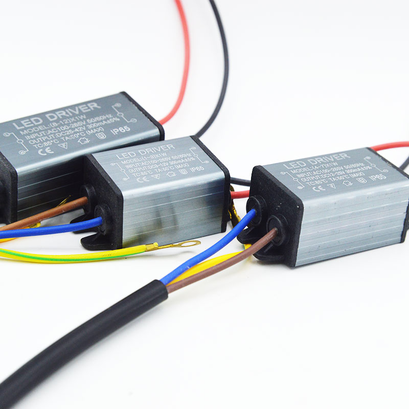 Outdoor Power And Plant - Đèn Ngoài Trời Cung Cấp Điện